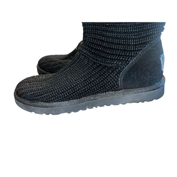 UGG 5819 Black Classic Cardy Knit Boots Women’s Size 7 shearling slouchy - Picture 5 of 8